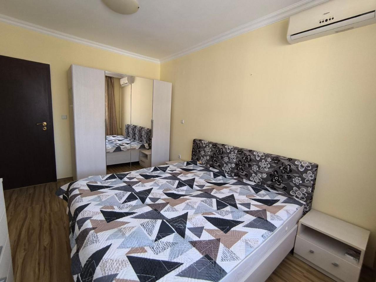 Dom-El Real Apartments Amphora Sveti Vlas Eksteriør bilde