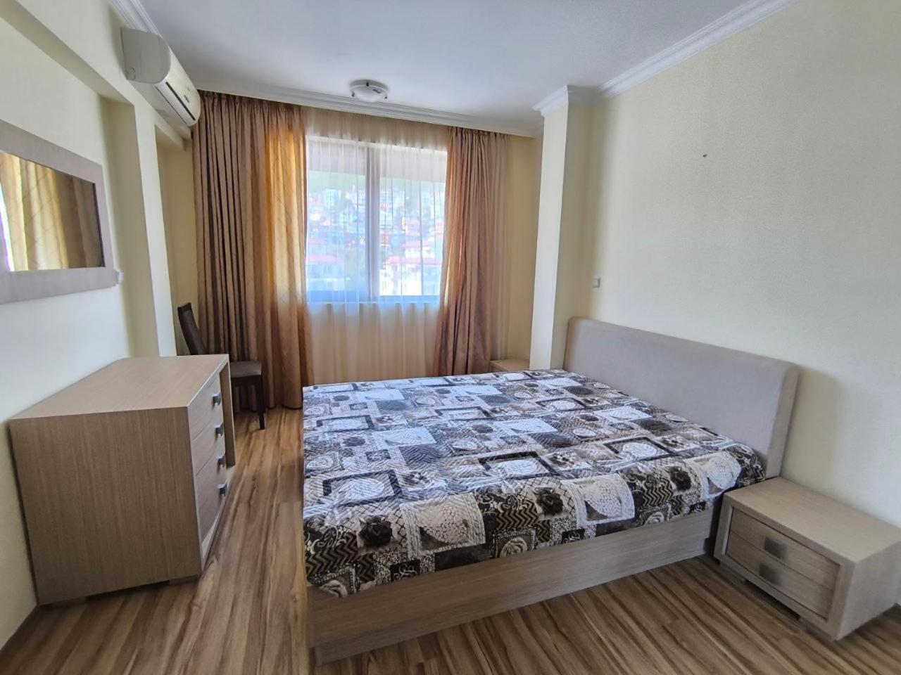 Dom-El Real Apartments Amphora Sveti Vlas Eksteriør bilde