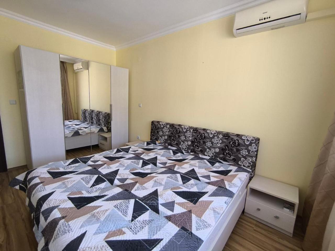 Dom-El Real Apartments Amphora Sveti Vlas Eksteriør bilde